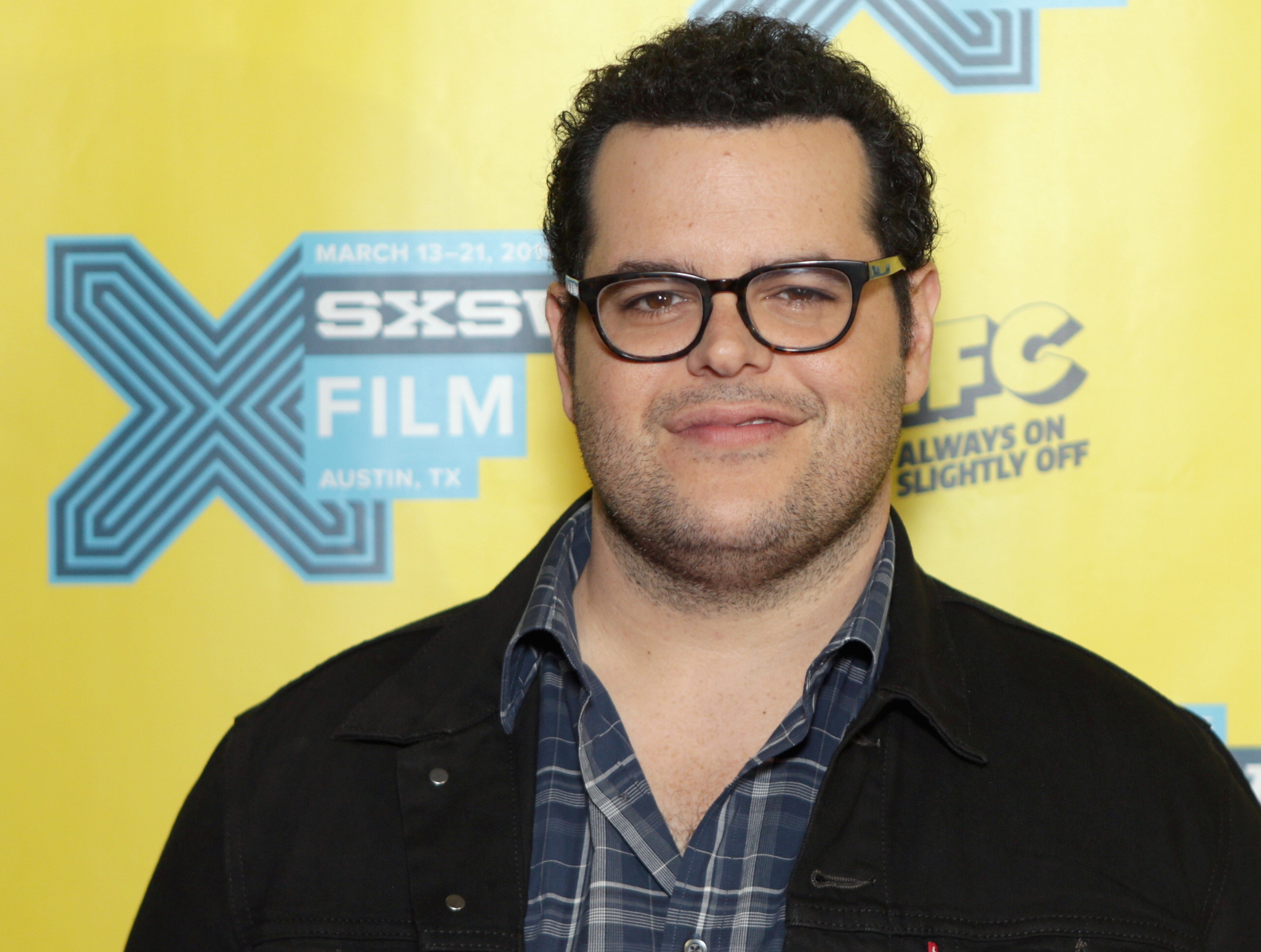 Josh Gad at event of The Comedians (2015)