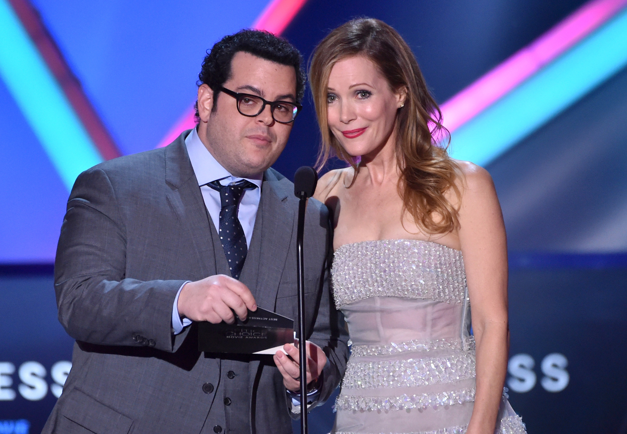 Leslie Mann and Josh Gad