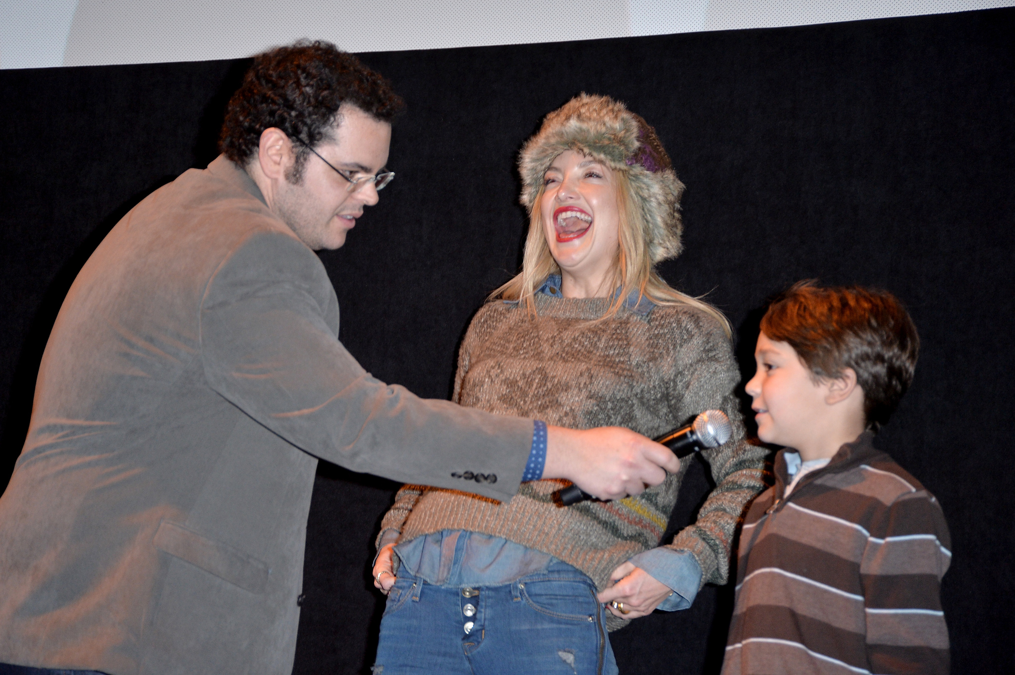 Kate Hudson, Josh Gad and Pierce Gagnon at event of Wish I Was Here (2014)