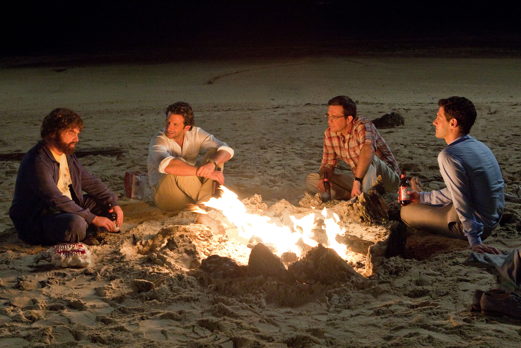 Still of Justin Bartha, Bradley Cooper, Zach Galifianakis and Ed Helms in Pagirios Tailande (2011)