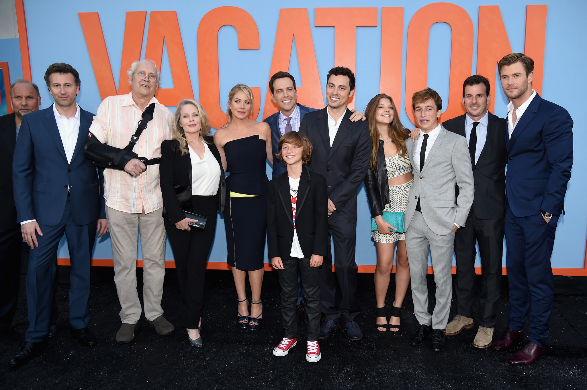 Chevy Chase, Beverly D'Angelo, Christina Applegate, Chris Bender, John Francis, Jonathan Goldstein, Ed Helms, Chris Hemsworth, Francis Daley, Skyler Gisondo, Catherine Missal and Steele Stebbins at event of Kvaisu atostogos (2015)