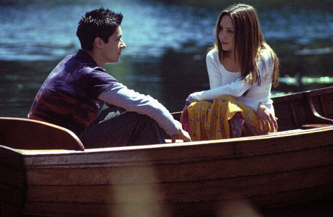 Still of Amanda Bynes and Oliver James in What a Girl Wants (2003)