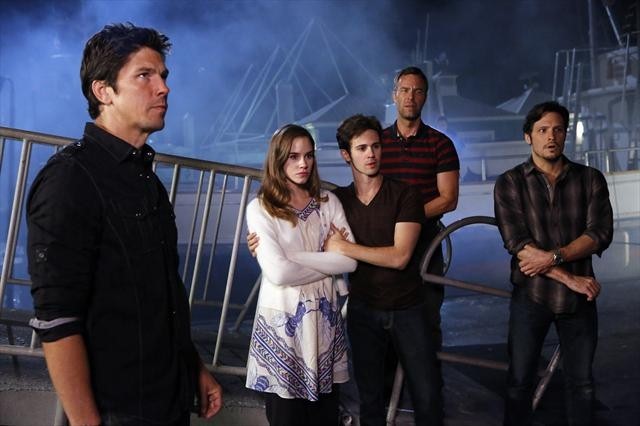 Still of JR Bourne, Michael Trucco, Nick Wechsler, Connor Paolo and Christa B. Allen in Kerstas (2011)