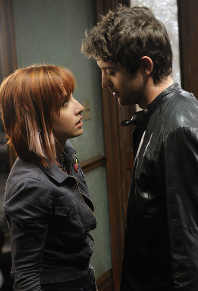 Still of Johnny Pacar and Allison Scagliotti in Warehouse 13 (2009)