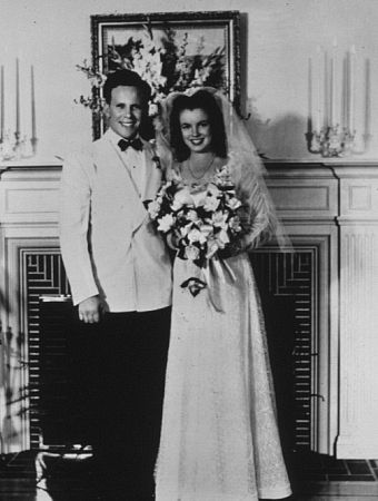 M.Monroe 1st husband Jim Dougherty at their wedding © 1942