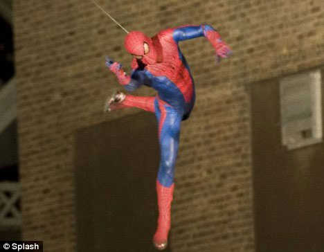 A great paparazzi shot of me swinging in NY!