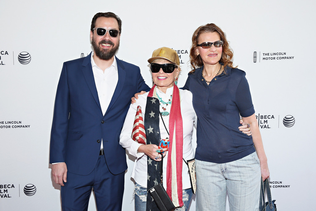 Director Eric Weinrib, Roseanne Barr and Sandra Bernhard attend the world premiere of 