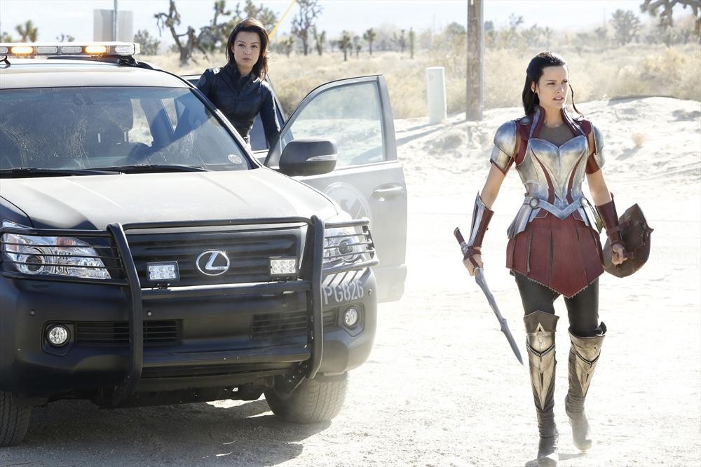 Still of Ming-Na Wen and Jaimie Alexander in Agents of S.H.I.E.L.D. (2013)