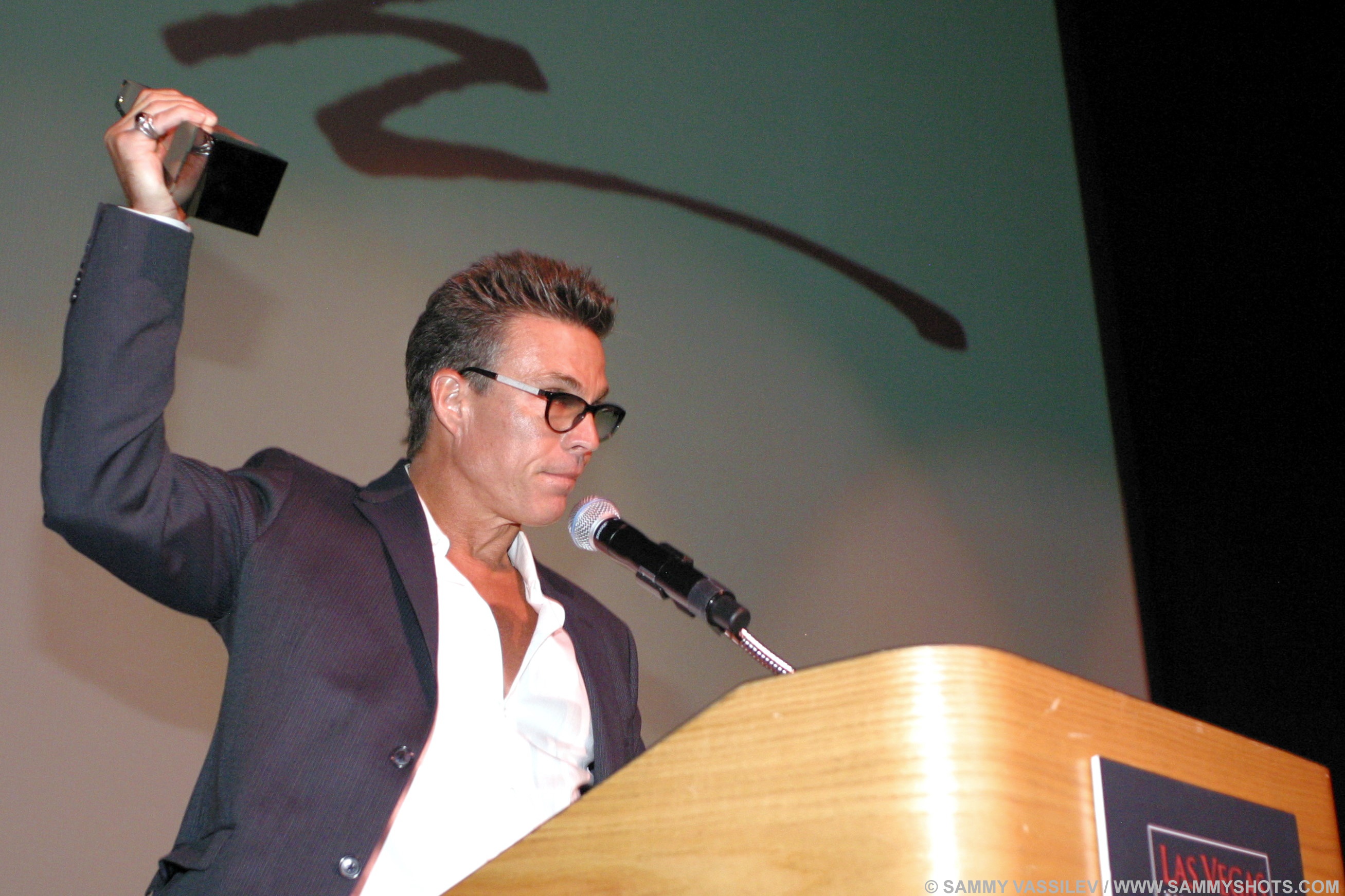 Ash accepts the special jury prize for his short film Peter's hope. Las Vegas film festival 2011