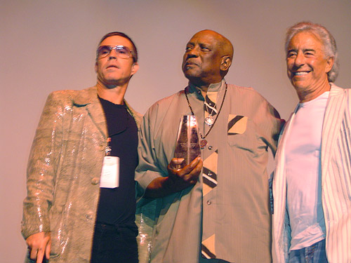 Ash Adams presents Louis gossett Jr the Indie icon award with Douglas Day Stewart - Las vegas film festival 2012