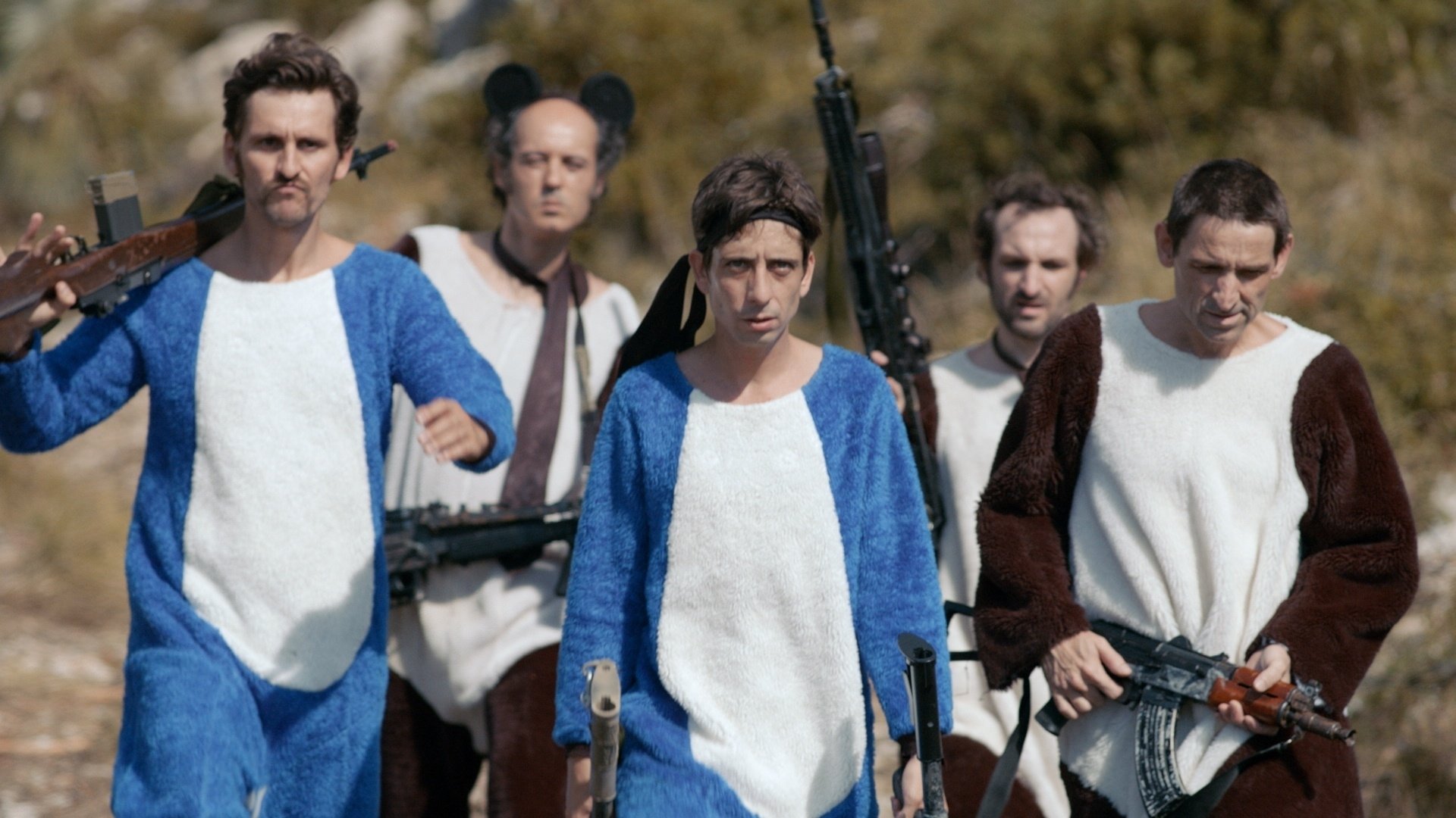 Still of Albert Pla, Jordi Vilches, Julián Villagrán, Raúl Arévalo and Iván Telefunken in Murieron por encima de sus posibilidades (2014)