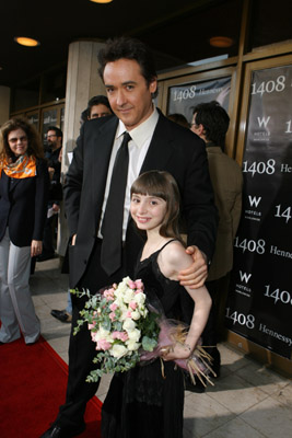 John Cusack and Jasmine Jessica Anthony at event of 1408 (2007)