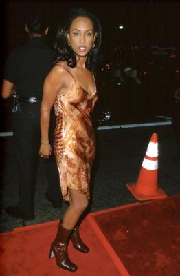 Trina McGee at event of The Story of Us (1999)