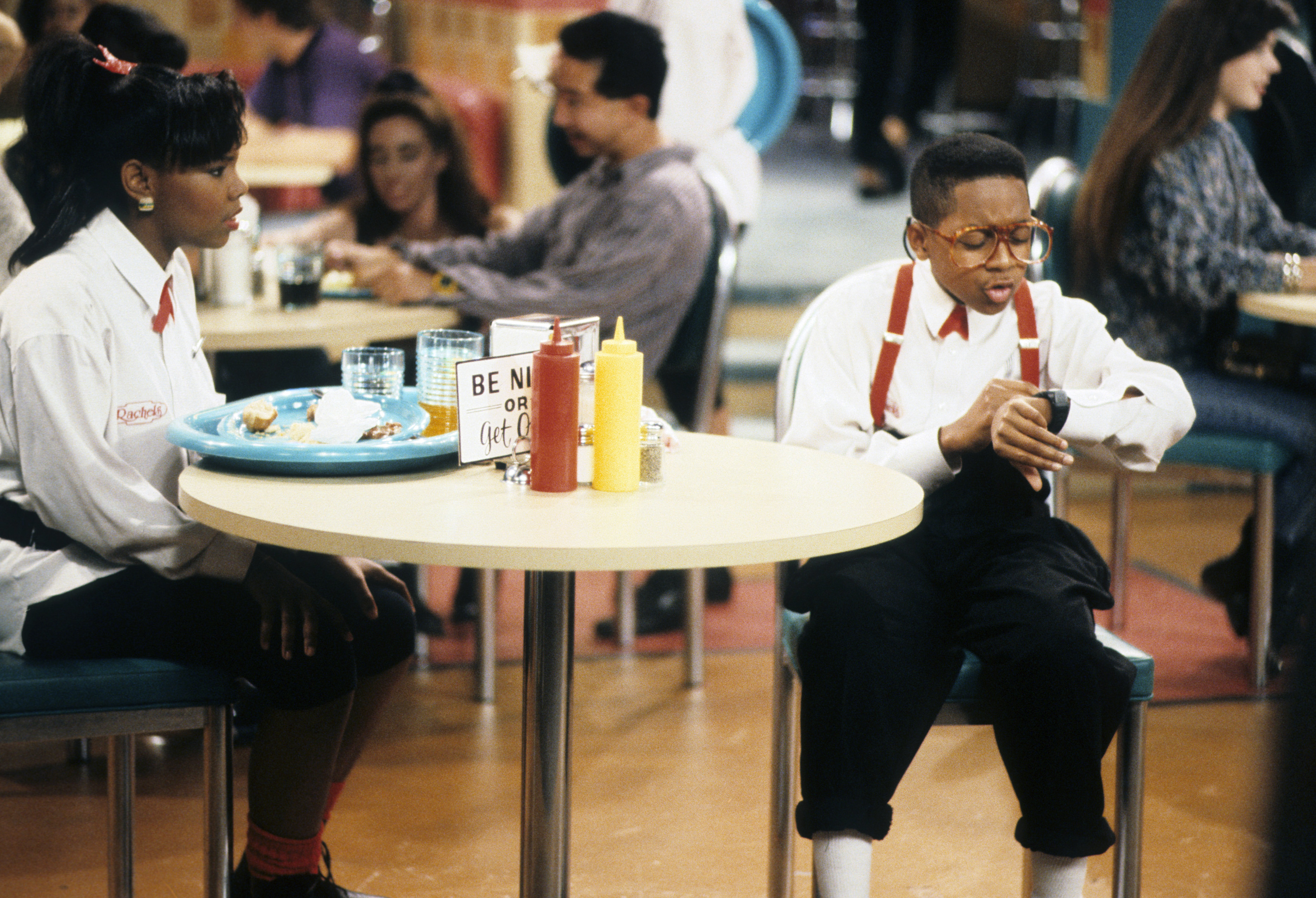 Still of Jaleel White and Kellie Shanygne Williams in Family Matters (1989)