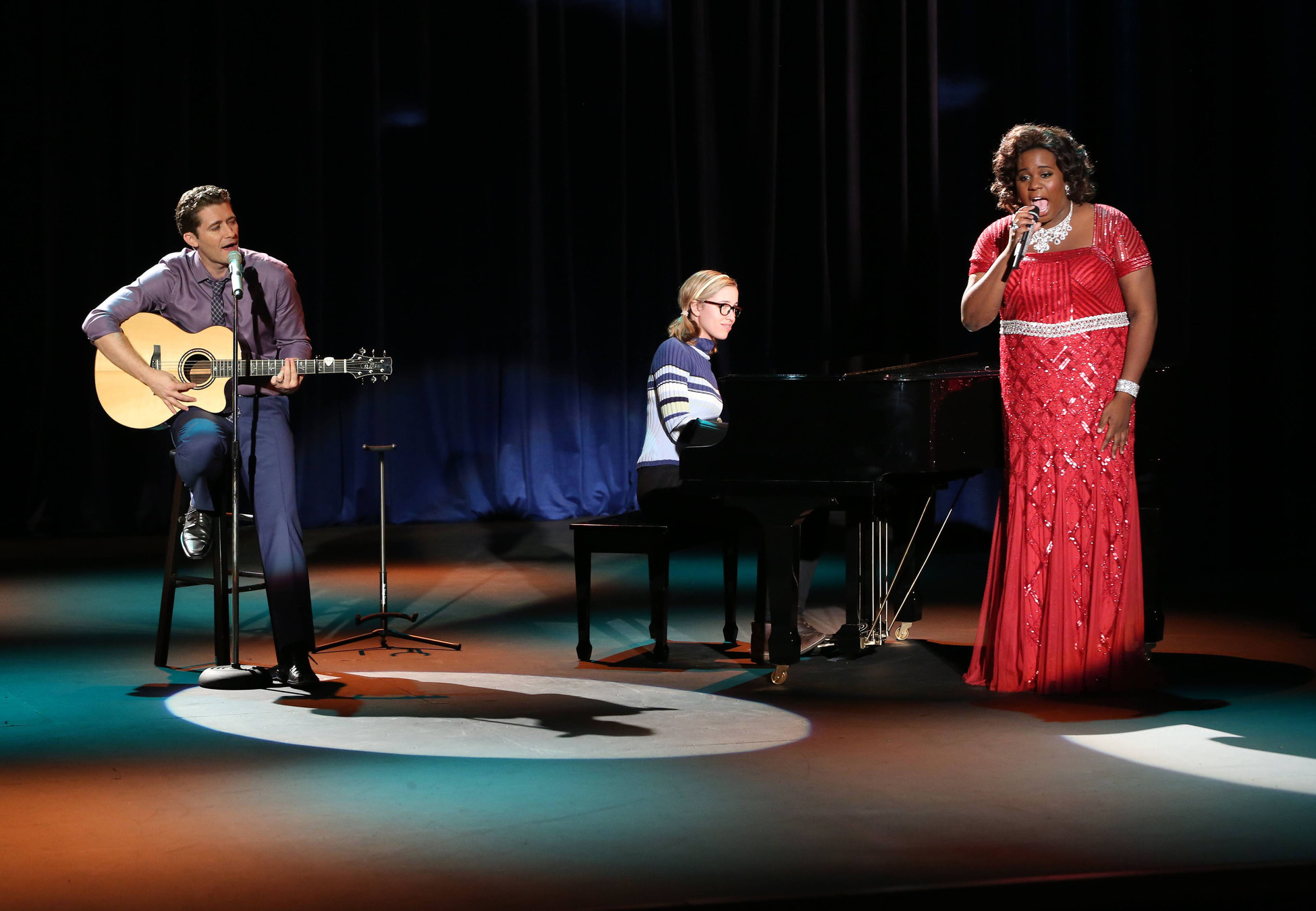Still of Matthew Morrison and Alex Newell in Glee (2009)