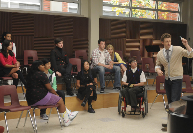 Still of Matthew Morrison and Kevin McHale in Glee (2009)
