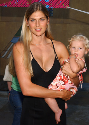 Gabrielle Reece at event of Riding Giants (2004)