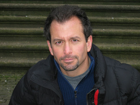 Andrew Jarecki in Capturing the Friedmans (2003)