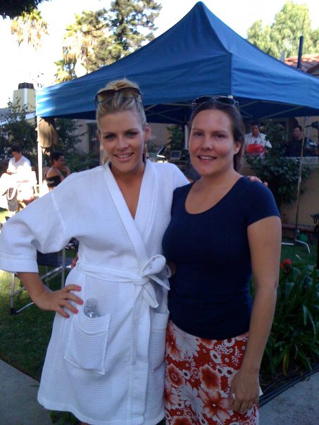 Busy Philipps with high school technical theatre alum, Keely Grigel, on the set of Cougartown.