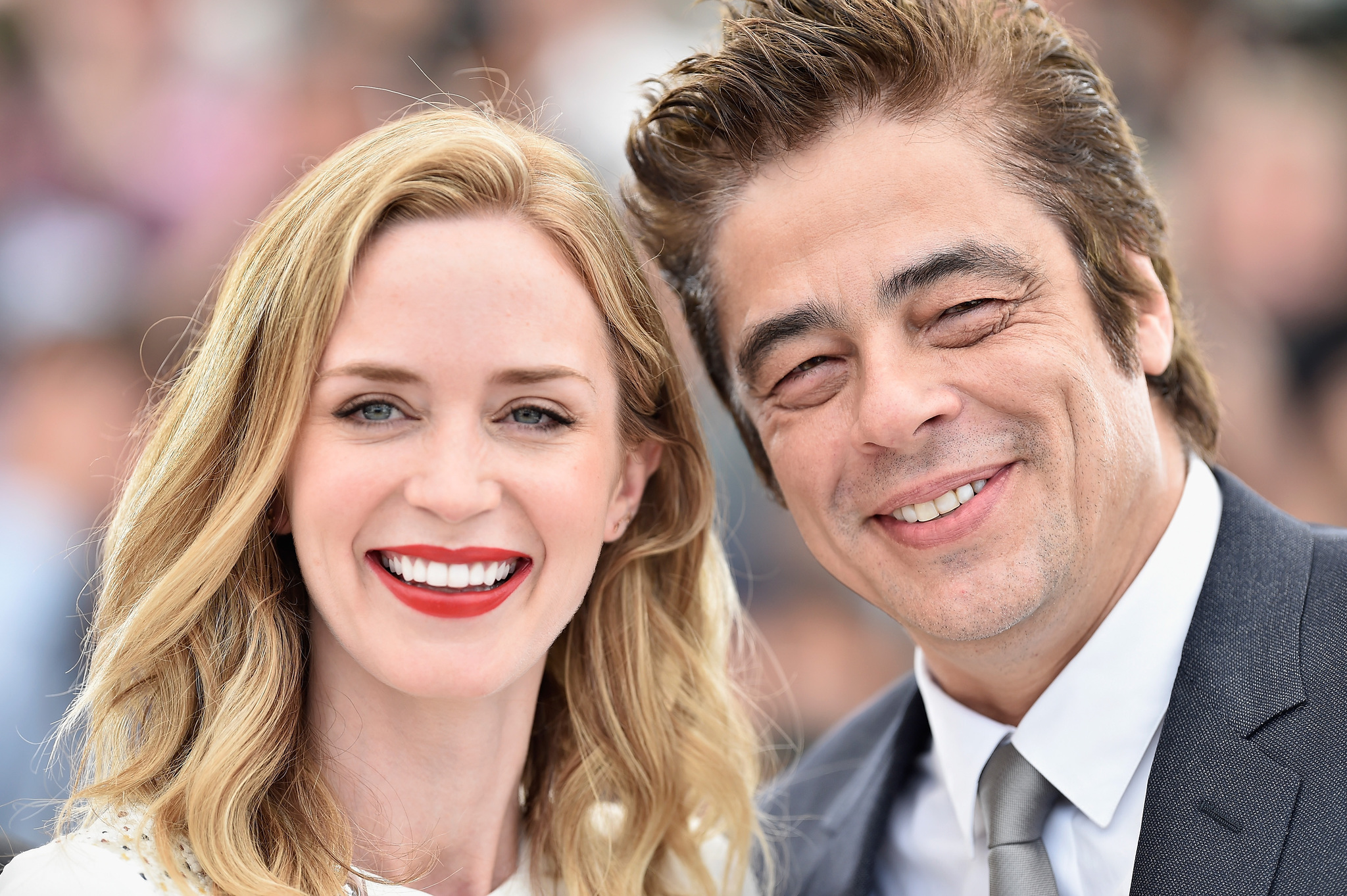 Benicio Del Toro and Emily Blunt at event of SICARIO: Narkotiku karas (2015)
