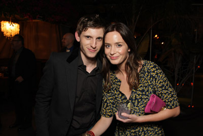 Jamie Bell and Emily Blunt at event of Pasipriesinimas (2008)