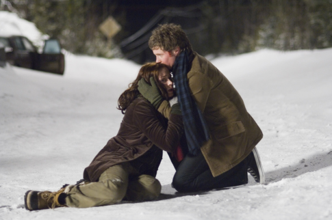 Still of Emily Blunt and Ashton Holmes in Wind Chill (2007)