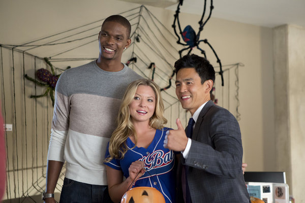 Still of John Cho, Kaitlin Doubleday and Chris Bosh in Go On: Videogame, Set, Match (2012)