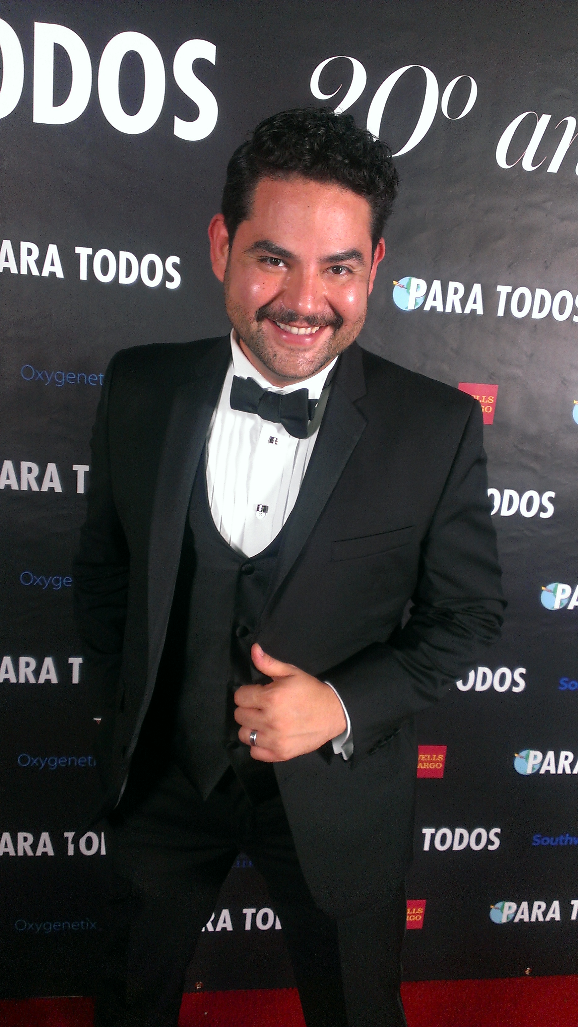 -Arriving at the 20th Anniversary Para Todos magazine awards Gala. October 2015