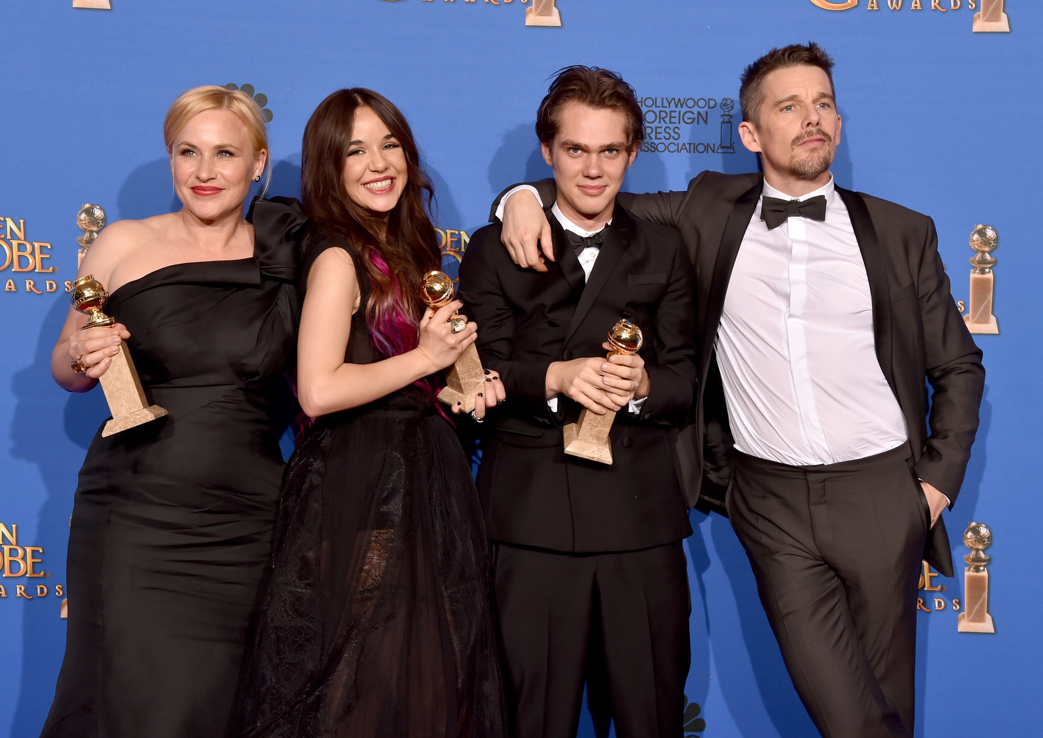 Patricia Arquette, Ethan Hawke, Lorelei Linklater and Ellar Coltrane at event of The 72nd Annual Golden Globe Awards (2015)