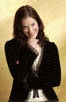 Emily Grace at event of What Alice Found (2003)