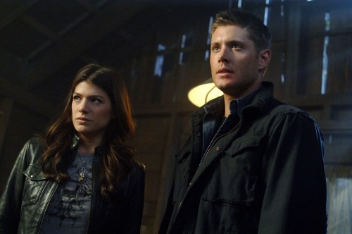 Still of Jensen Ackles and Genevieve Padalecki in Supernatural (2005)