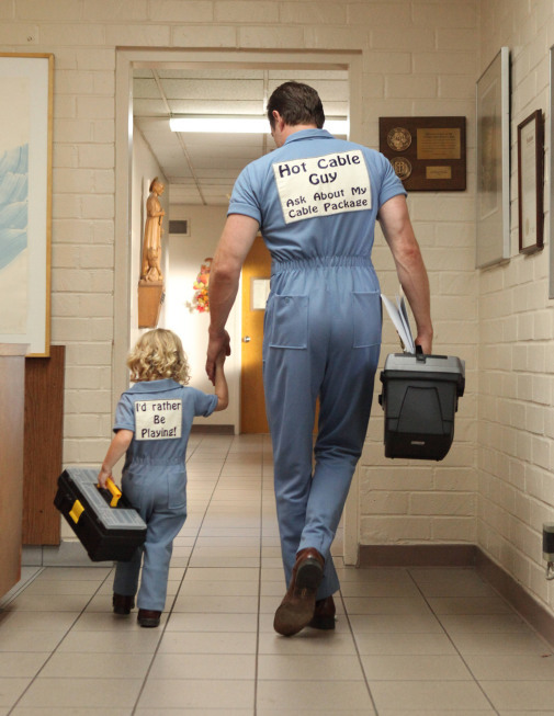 Still of Garret Dillahunt, Beth Dubber and Rylie Cregut in Mazyle Houp (2010)