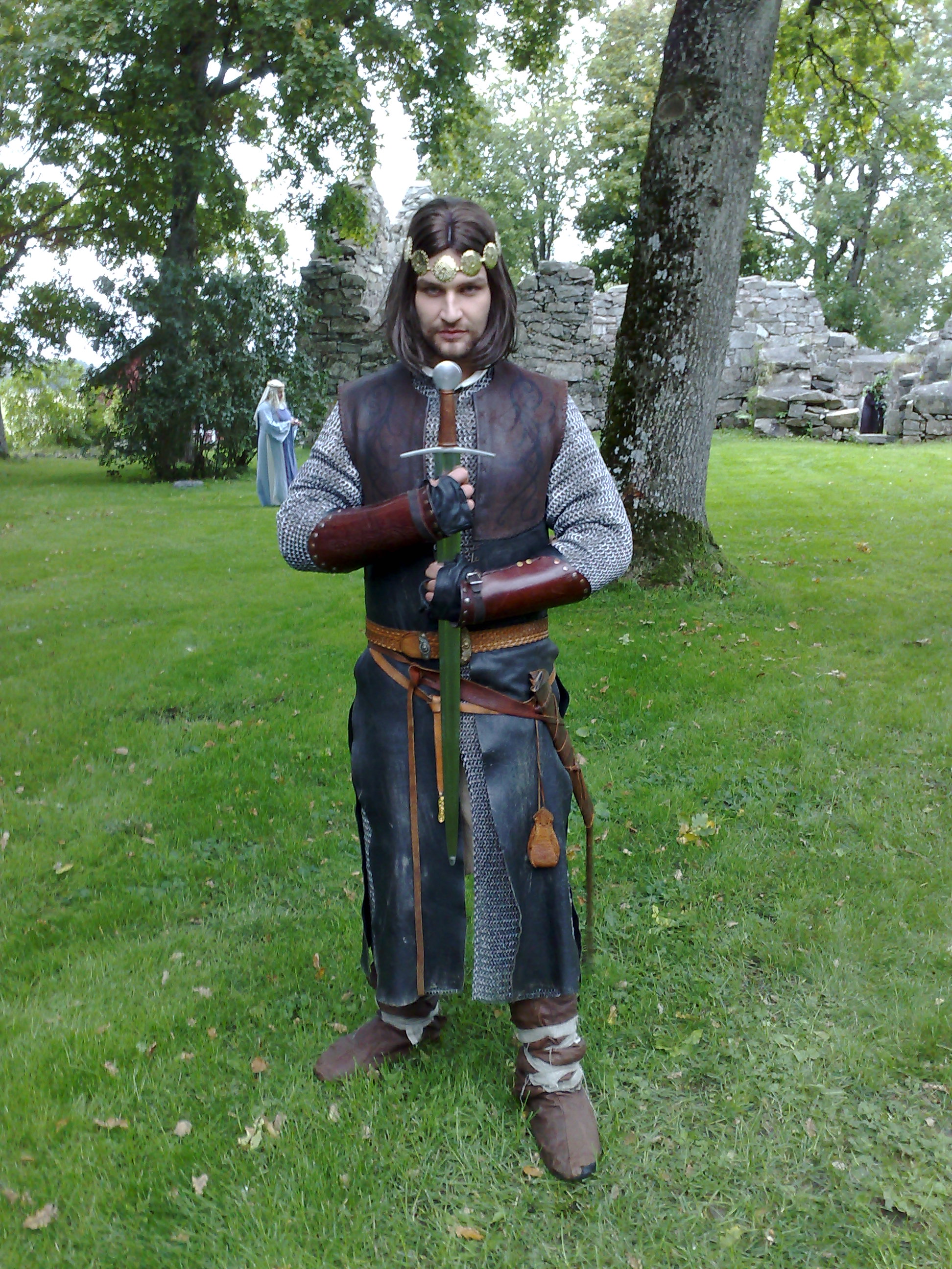 Martin (Christian Magdu) as Aragorn in 
