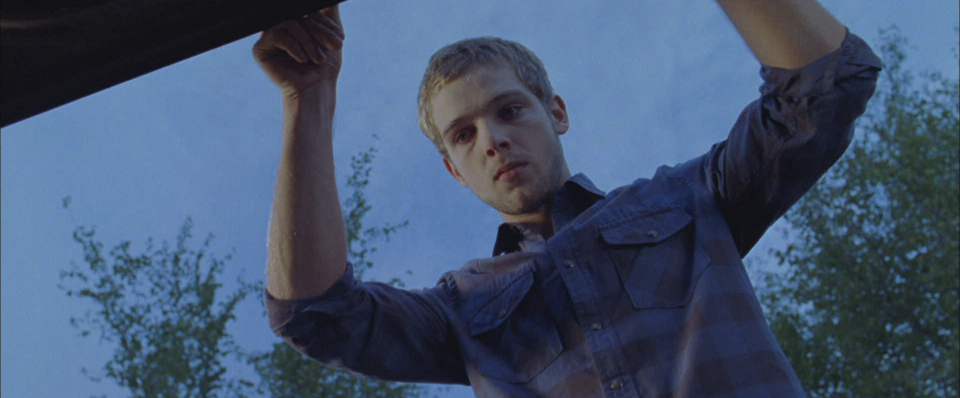Still of Max Thieriot in House at the End of the Street (2012)