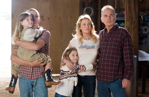 Still of Virginia Madsen, Billy Bob Thornton and Max Thieriot in The Astronaut Farmer (2006)