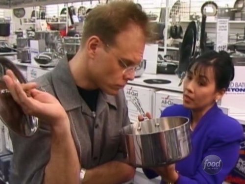 Still of Alton Brown and Vickie Eng in Good Eats (1999)