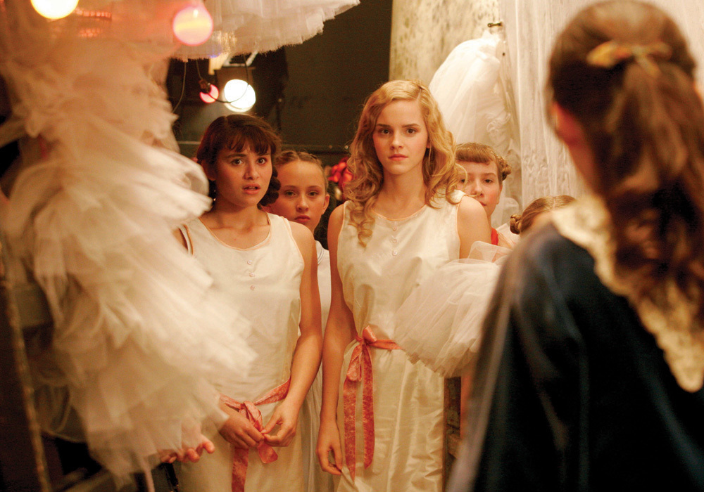 Still of Emma Watson and Yasmin Paige in Ballet Shoes (2007)