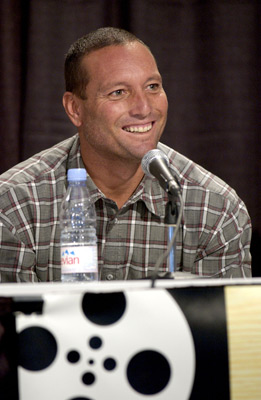 Dave Kalama at event of Riding Giants (2004)
