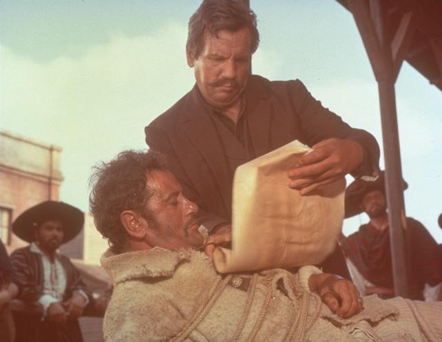 Still of John Bartha and Eli Wallach in Geras, blogas ir bjaurus (1966)