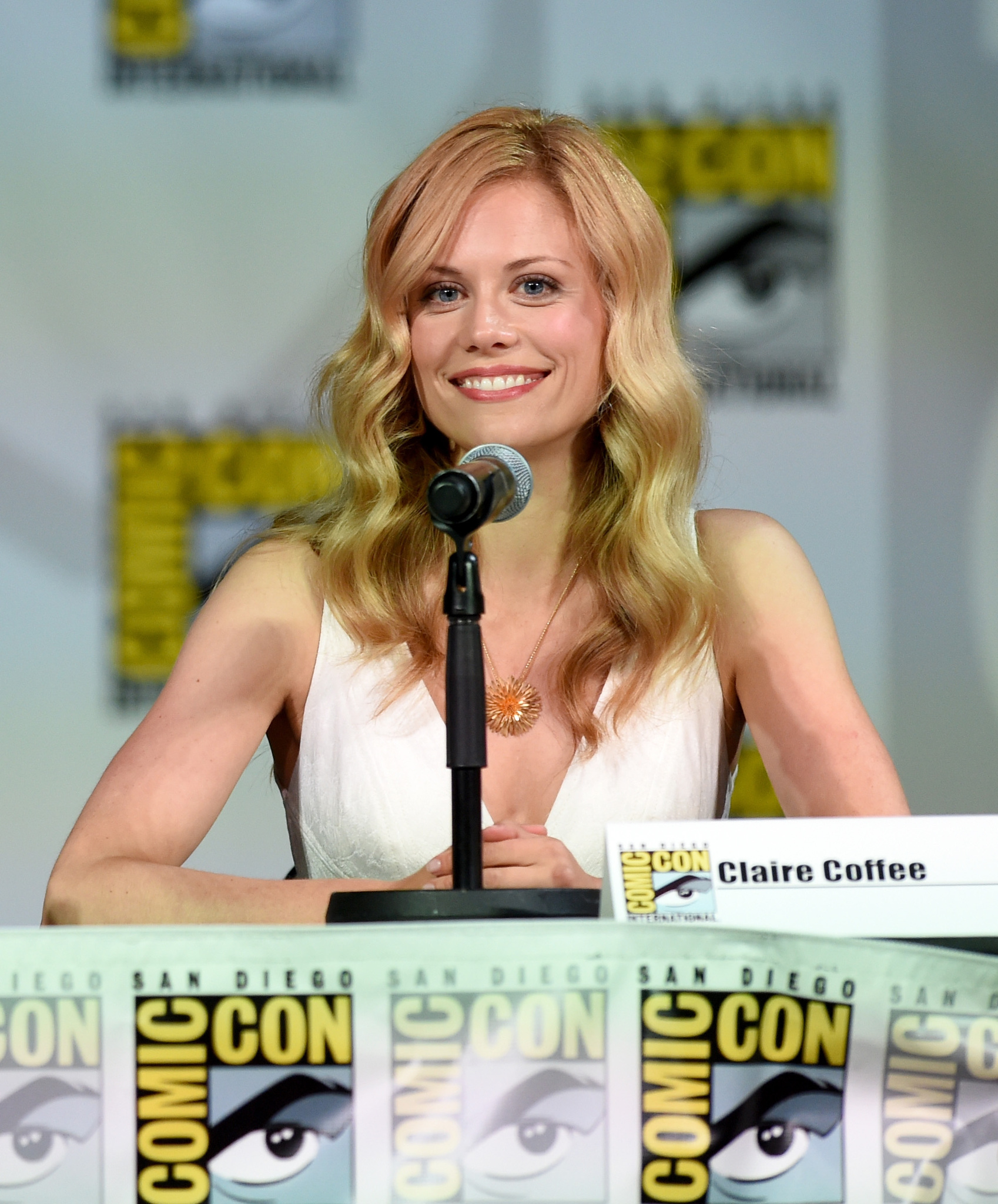 Claire Coffee at event of Grimm (2011)