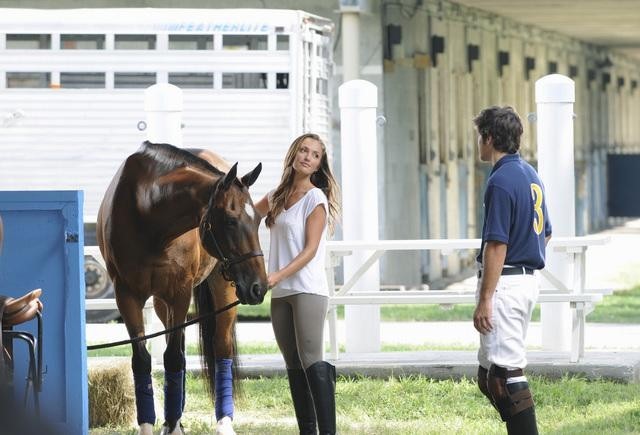 Still of Minka Kelly and Alberto Frezza in Charlie's Angels (2011)