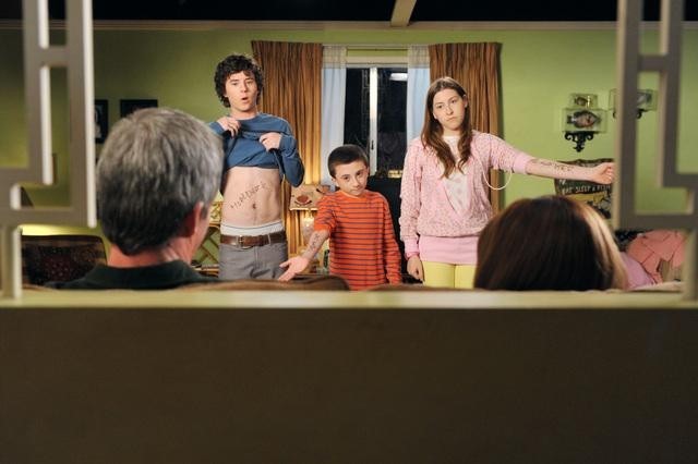 Still of Patricia Heaton, Neil Flynn, Eden Sher, Charlie McDermott and Atticus Shaffer in The Middle (2009)