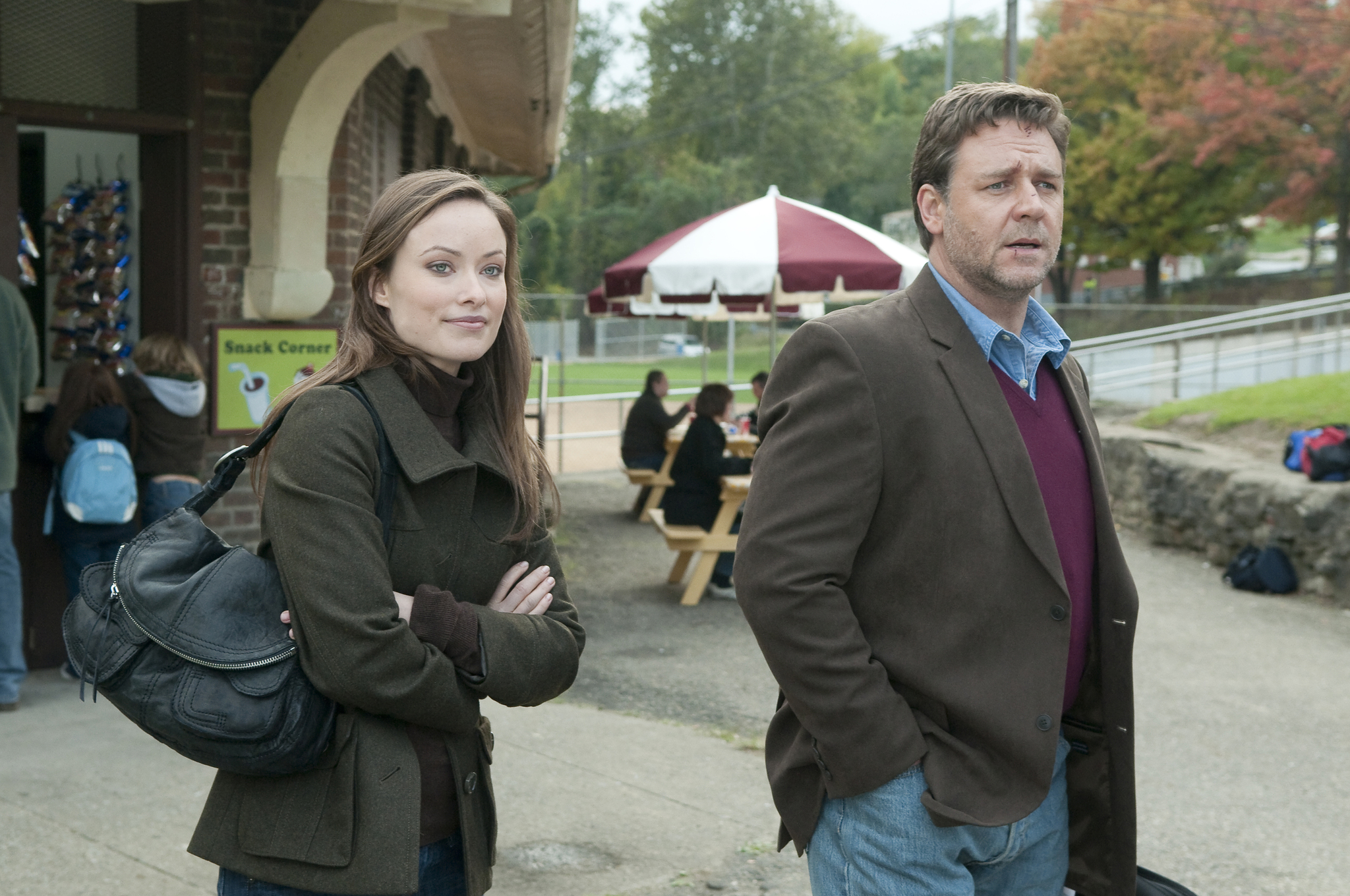 Still of Russell Crowe and Olivia Wilde in Trys itemptos dienos (2010)