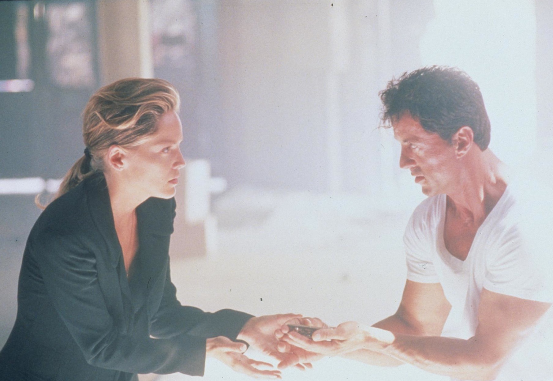 Still of Sylvester Stallone and Sharon Stone in The Specialist (1994)