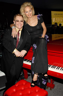 Sharon Stone and Elton John at event of The 78th Annual Academy Awards (2006)