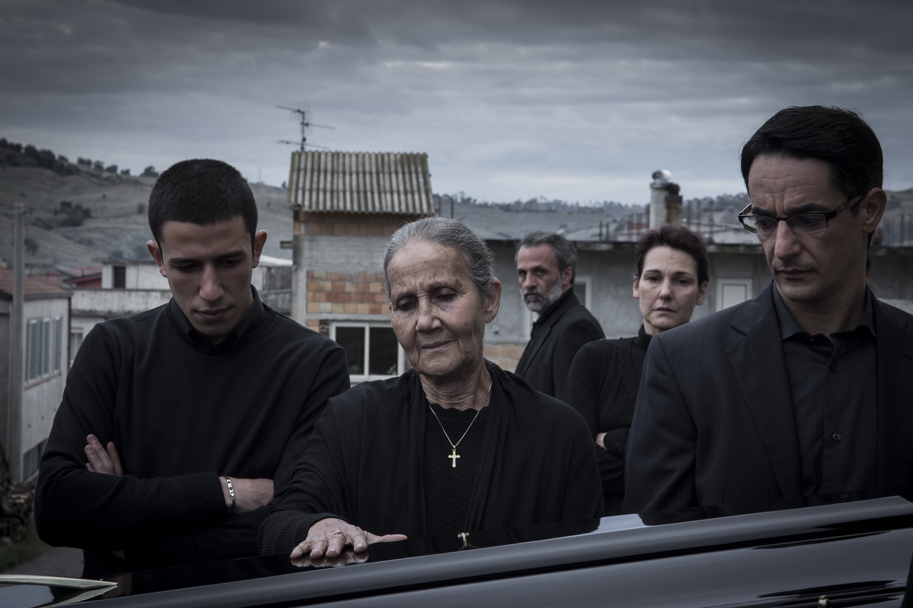 Still of Fabrizio Ferracane, Peppino Mazzotta, Aurora Quattrocchi, Anna Ferruzzo and Giuseppe Fumo in Anime nere (2014)