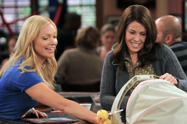 Still of Laura Prepon and Chelsea Handler in Are You There, Chelsea? (2012)