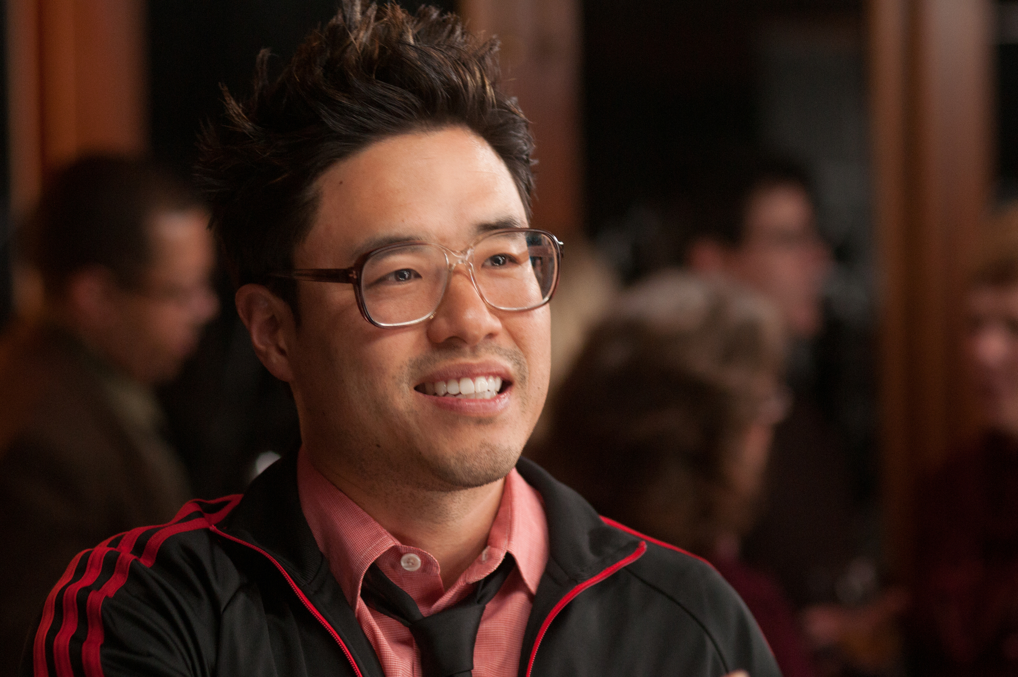 Still of Randall Park in Susizadeje penkerius metus (2012)