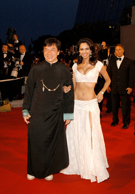 Jackie Chan and Mallika Sherawat at event of Nuodemiu miestas (2005)