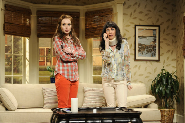 Still of Lindsay Lohan and Kristen Wiig in Saturday Night Live (1975)